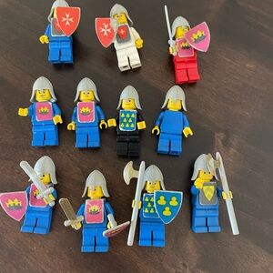 Lego Castle Knight Minifigure Minifig Yellow Castle From 1981 375 6075 Lot Of 11